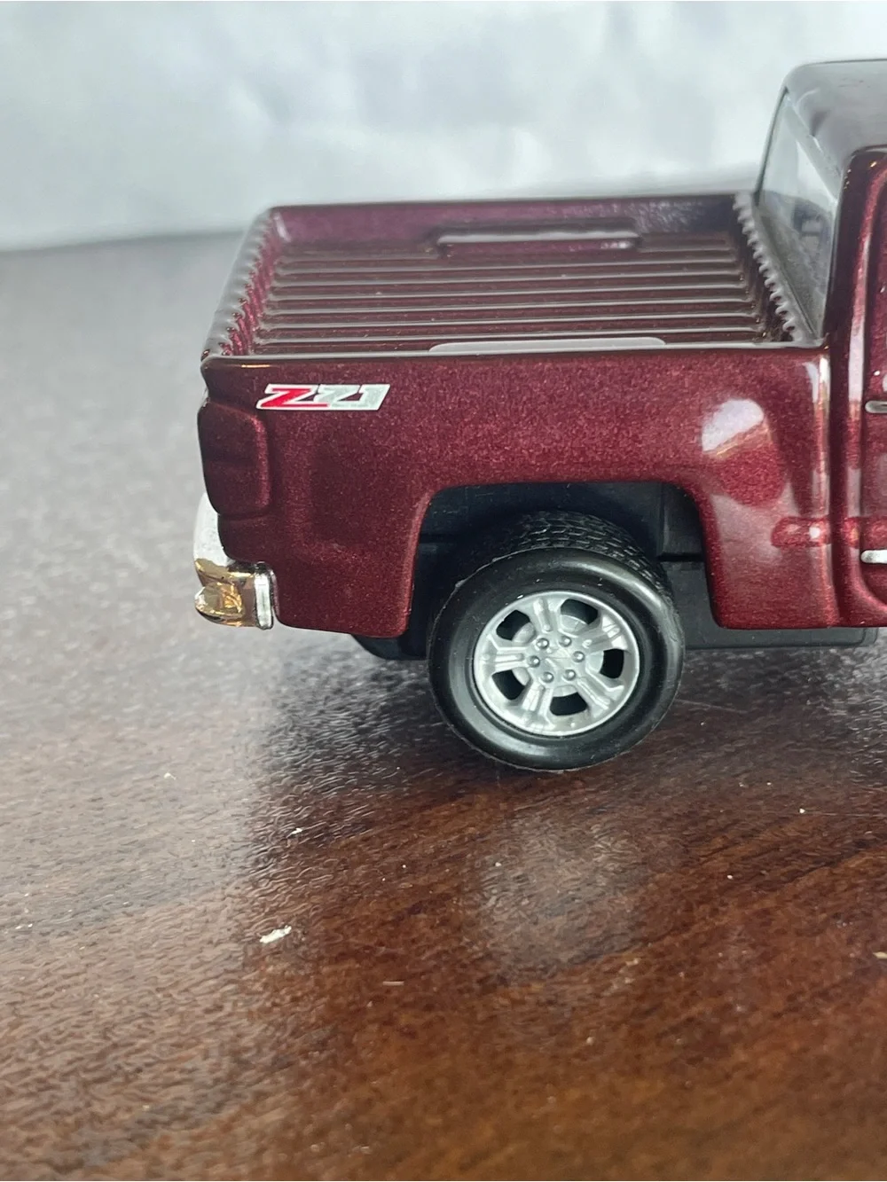 2014 Chevy Silverado 1500 Z71 MAISTO 1:52 scale,Pull Back ,opening Doors.